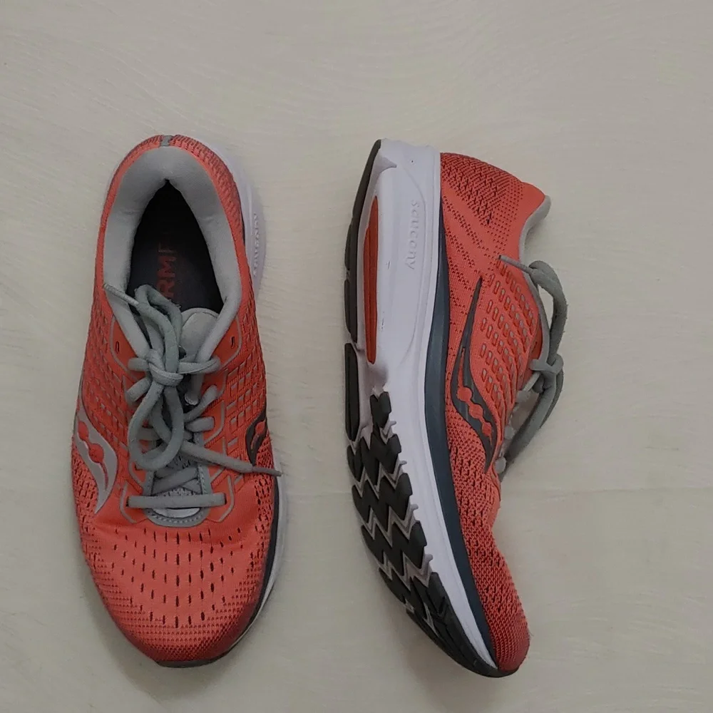 Saucony Women's Size 8.5 Ride13 Running Shoe